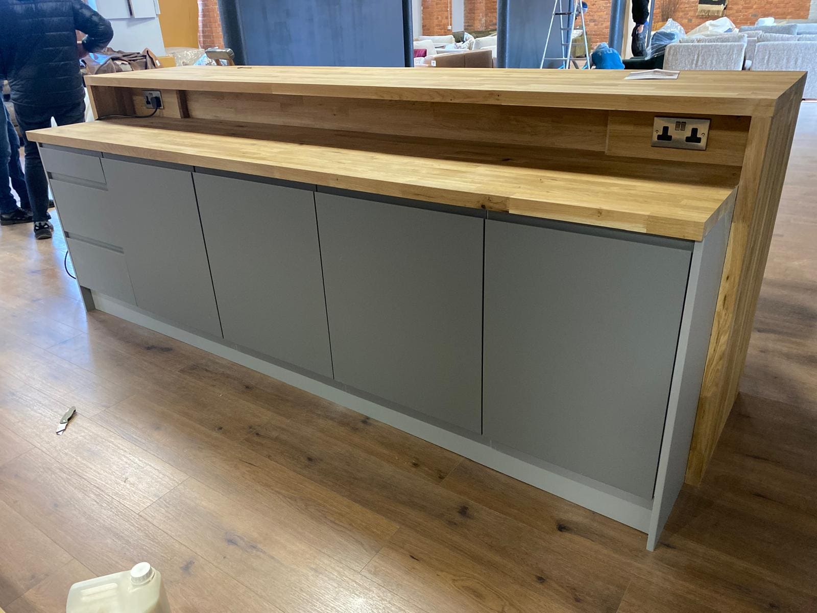 Oak-topped counter joinery