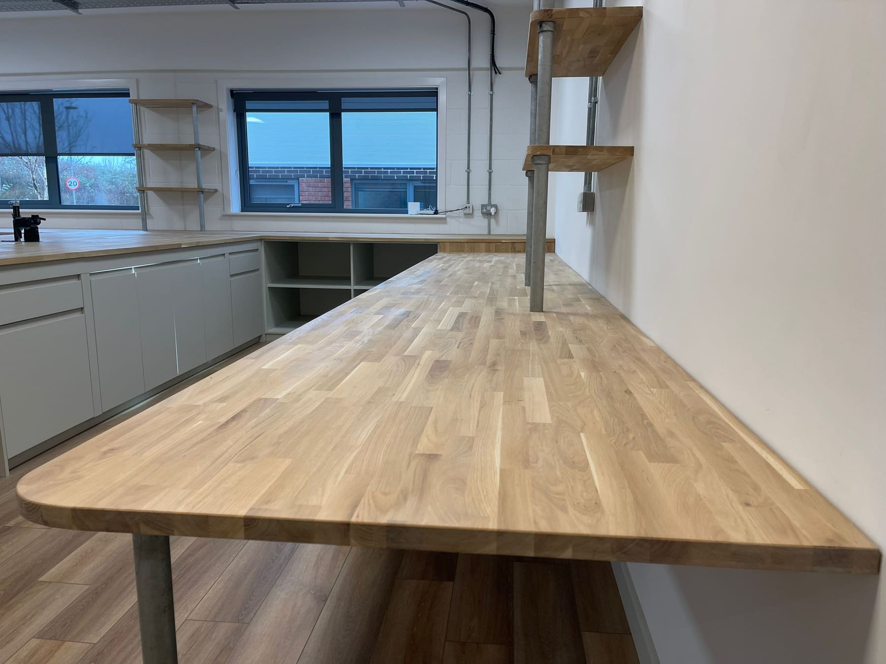 Solid oak worktop detail